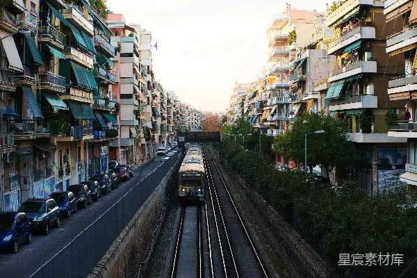 铁路轨道上的火车