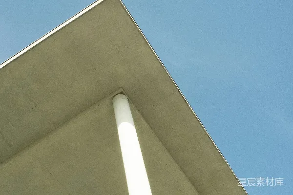 高清摄影 一座大型的建筑物，背景是蓝天。