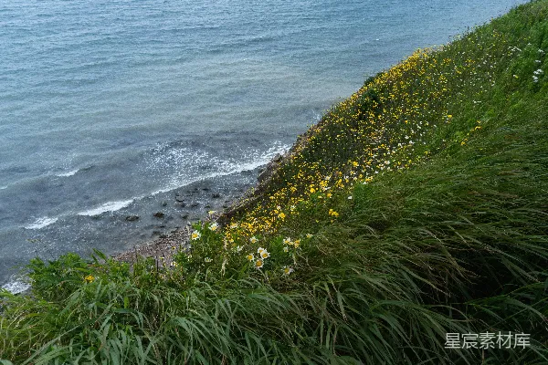 悬崖上的海景