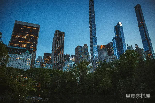 夜晚的城市天际线
