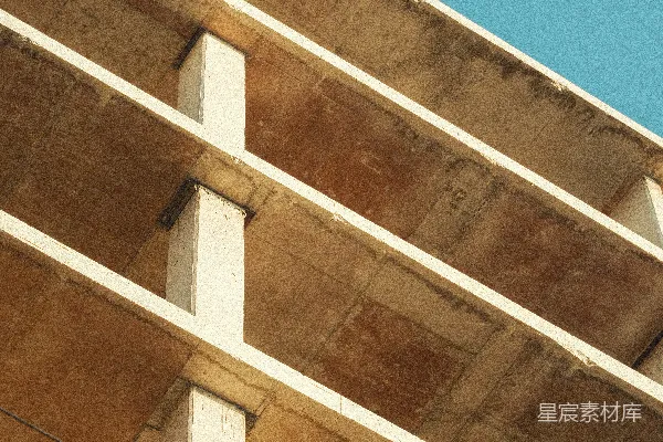 高清摄影 正在建设中的混凝土建筑，背景是蓝天。