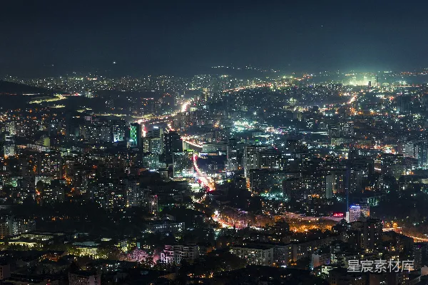 夜晚的城市灯火辉煌