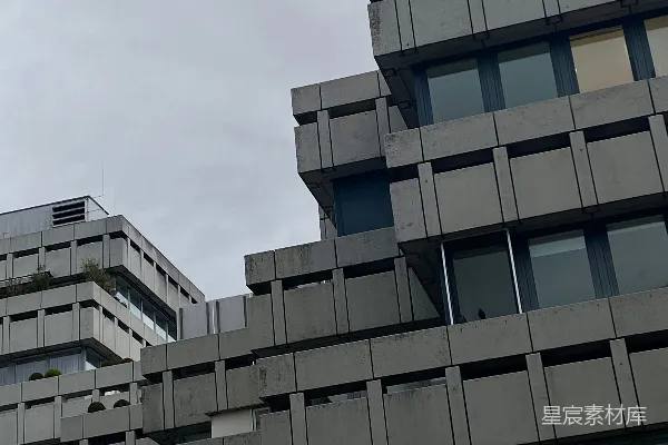 高清摄影 一座带有钟表的大型建筑