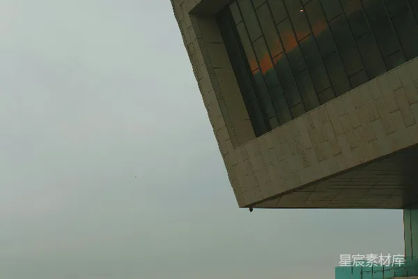高清摄影 白天的灰色混凝土建筑