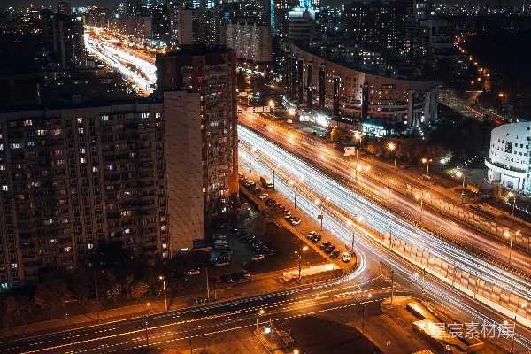 夜晚城市的高空俯瞰图