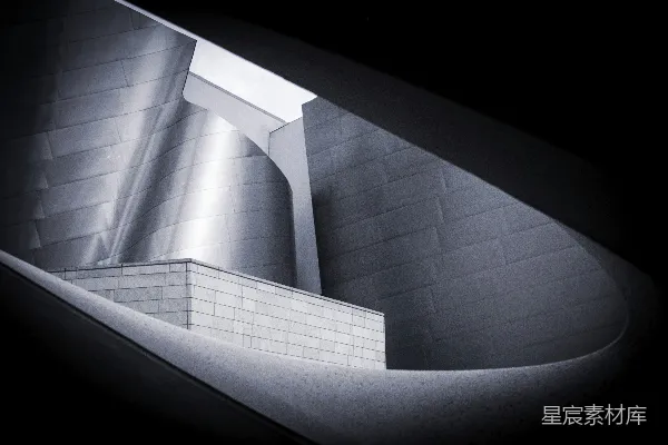 高清摄影 一张黑白照片，展示了一座建筑物。