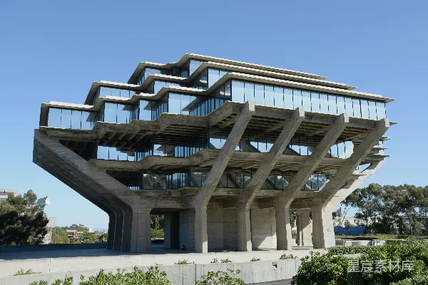 高清摄影 白天蓝天下的白色混凝土建筑