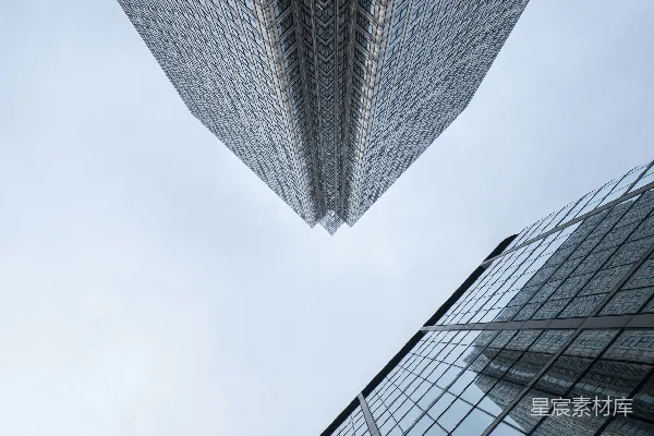 高清摄影 仰望城市中的两座高楼。