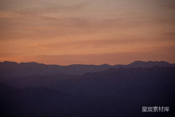 夕阳下山的轮廓