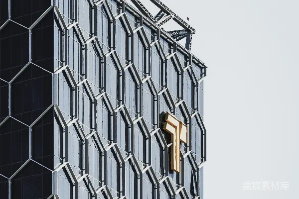 高清摄影 白天的黑白灰色建筑