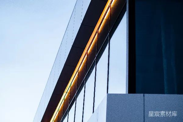 高清摄影 白天的黑棕色建筑