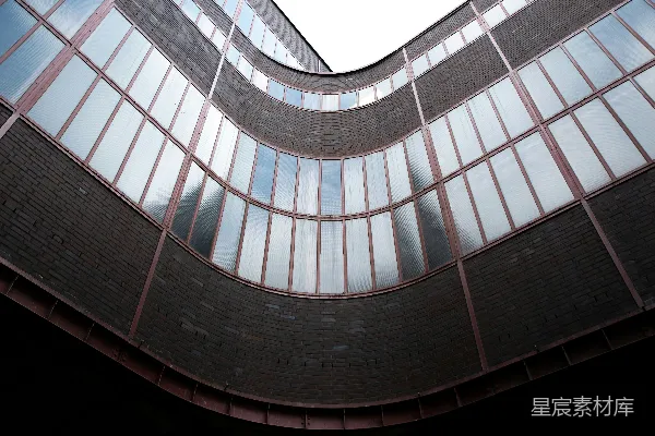 高清摄影 白天的黑棕色建筑