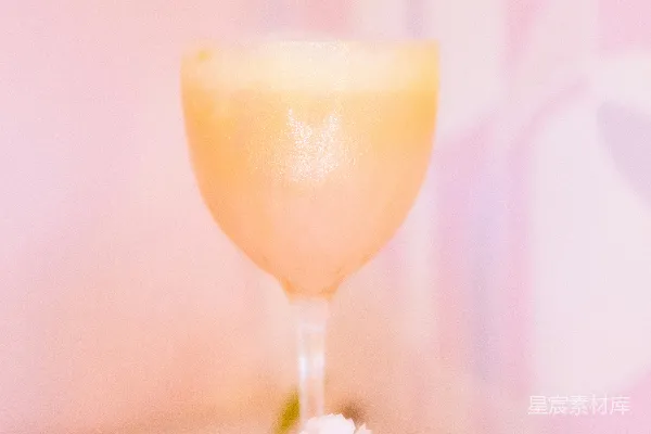 一杯橙汁