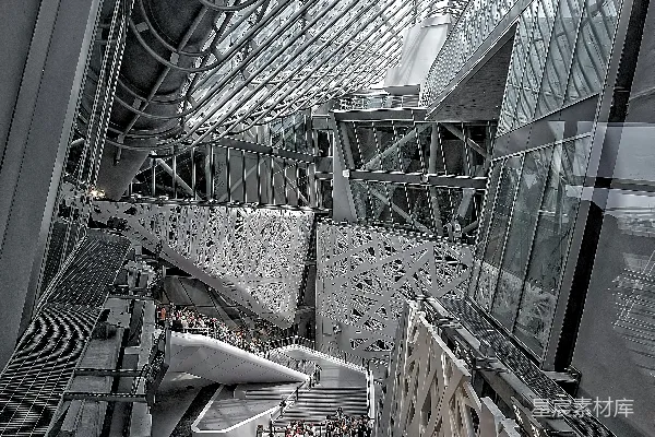 高清摄影 建筑物内人物的灰度摄影