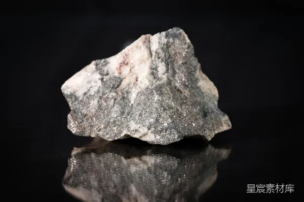 高清摄影 棕色和灰色的石块碎片