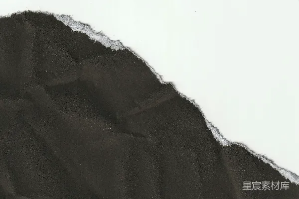 高清摄影 一张黑色的纸，白色背景。