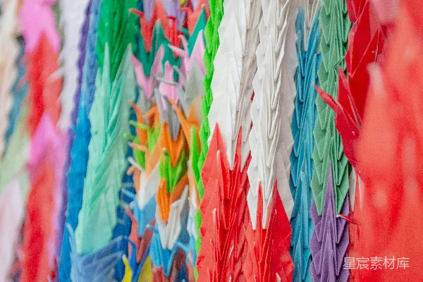 高清摄影 红色、蓝色和绿色的纺织品