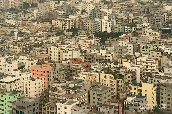 一座充满高大建筑的大型城市