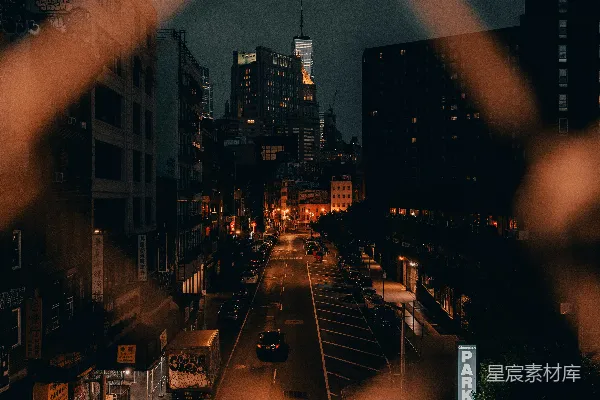 夜晚的城市街道