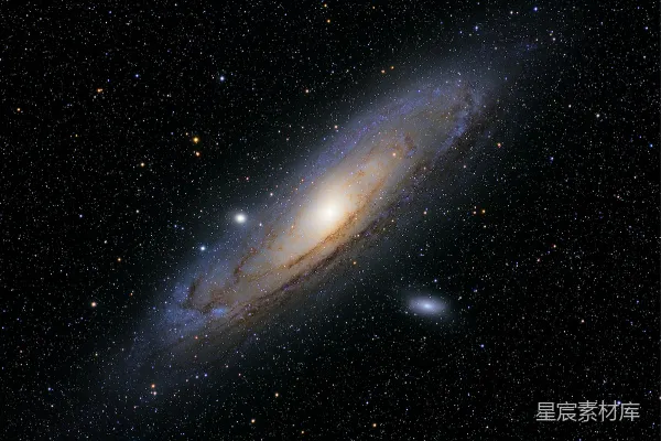 高清摄影 河女座星系与背景中的恒星