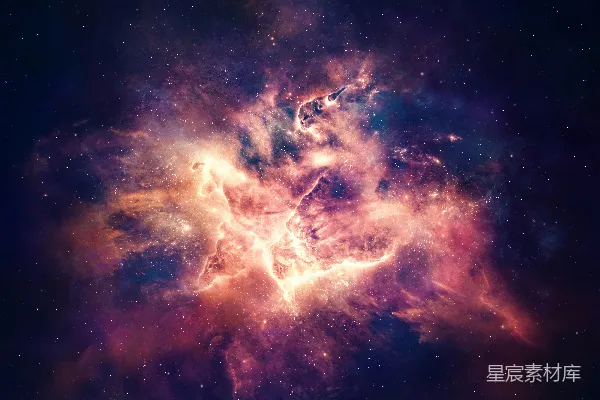 高清摄影 在夜空中中央的一颗大型星团