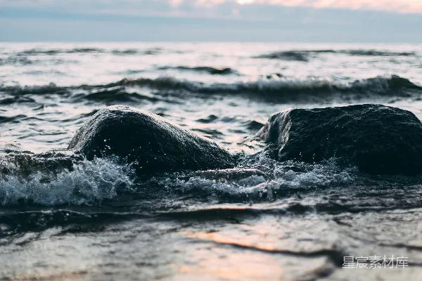 海浪的照片
