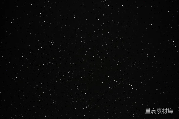 高清摄影 一张黑白照片中的路灯