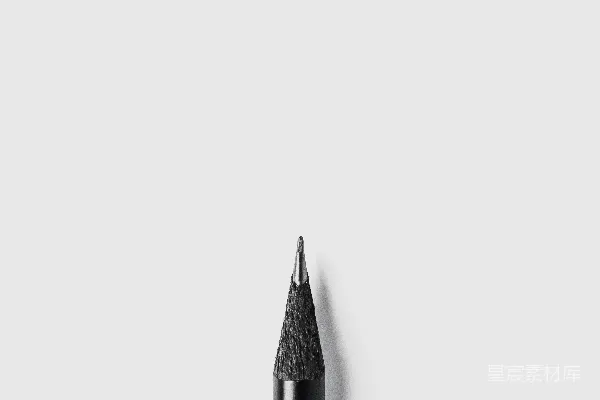 黑笔在白色表面上