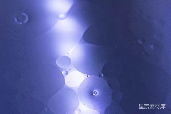 高清摄影 玻璃表面上的水滴