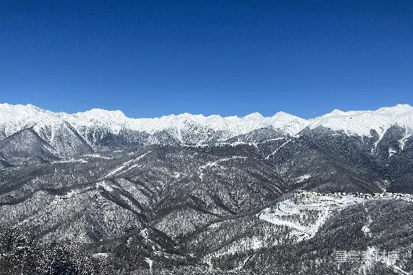 滑雪_slope_上看的雪山山脉美景