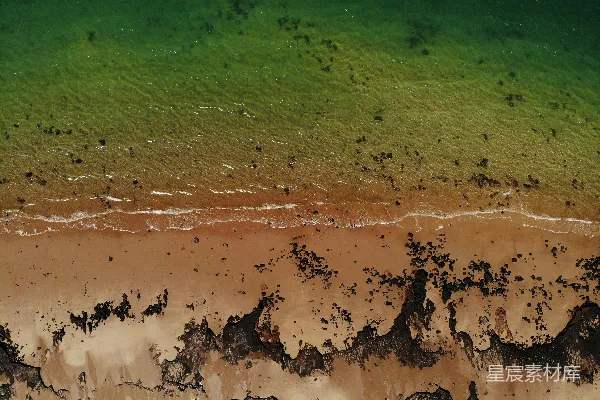 海洋波浪的 aerial 视角