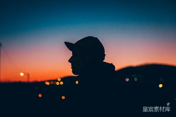 山边的女人 silhouette照片