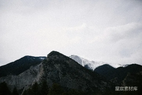 高清摄影 被雪覆盖的山