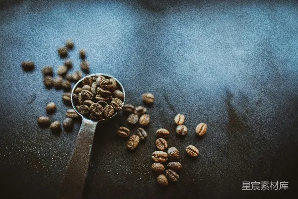 黑漆上的银勺