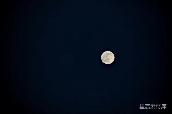 高清摄影 天空中的满月