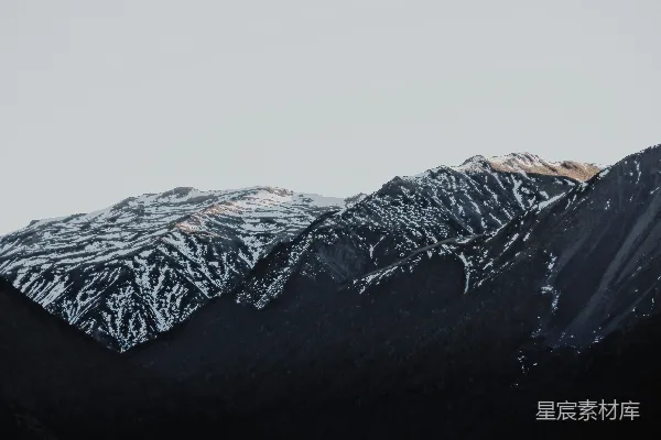 高清摄影 被雪覆盖的山