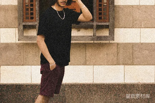 一个人给自己拍照