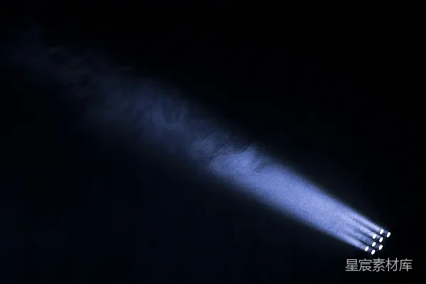 高清摄影 聚光灯打开的摄影
