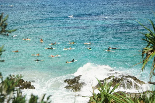 高清摄影 人们在海上冲浪
