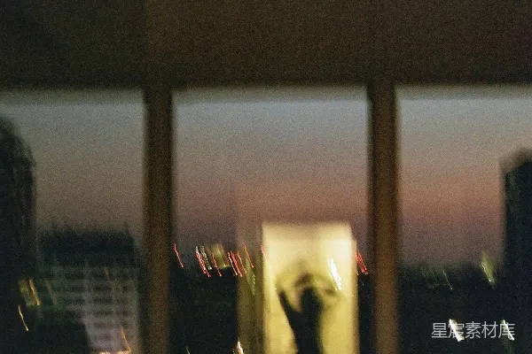 高清摄影 人们在街上行走