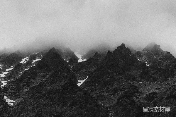 灰度山景