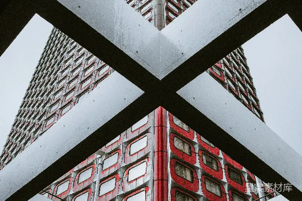 低角度拍摄建筑