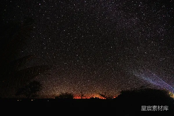 夜空中闪烁的星星