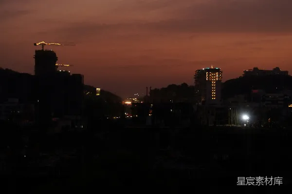 远处城市的夜景
