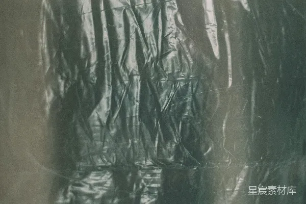一幅黑白照片的窗帘