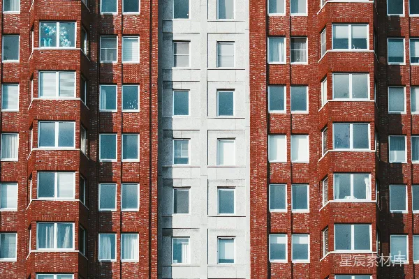 橙色和白色的混凝土建筑
