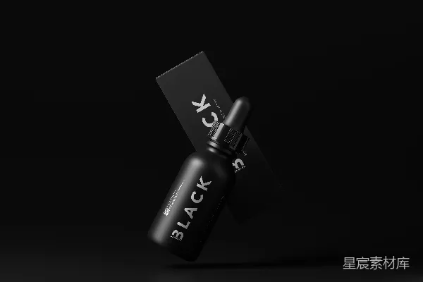 一个有黑色标签的黑瓶子
