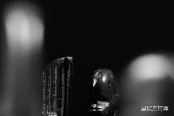 高清摄影 一幅黑白棋子的照片