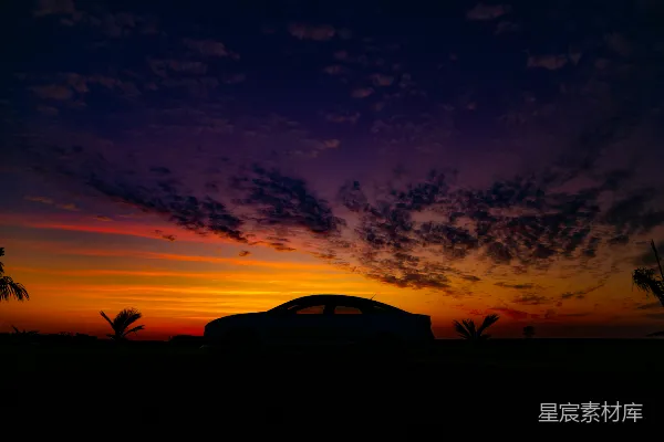 高清摄影 夕阳下汽车的轮廓