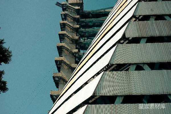 蓝天之下独具风格的建筑。